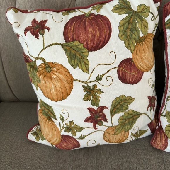Fall pillows - Picture 3 of 3